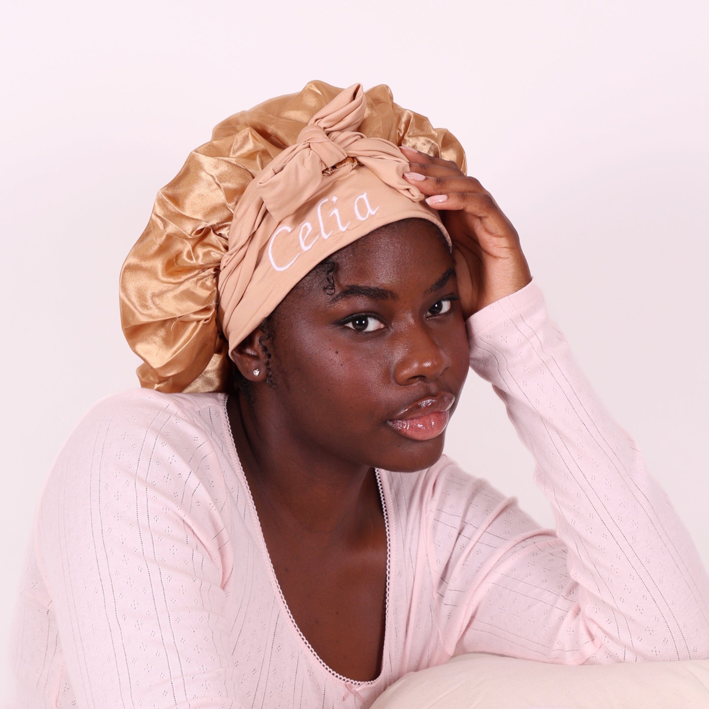 BONNET EN SATIN PERSONNALISABLE