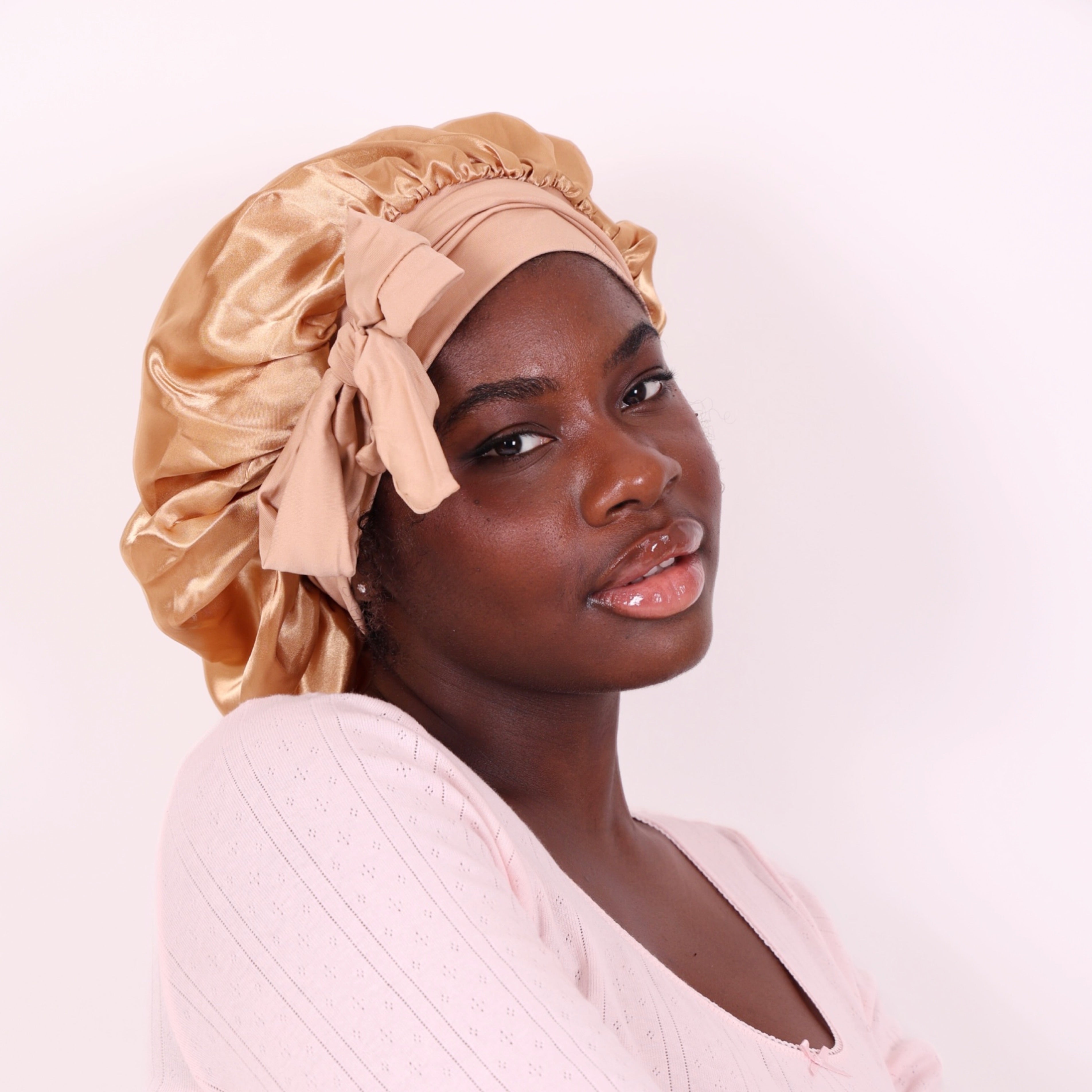 BONNET EN SATIN PERSONNALISABLE